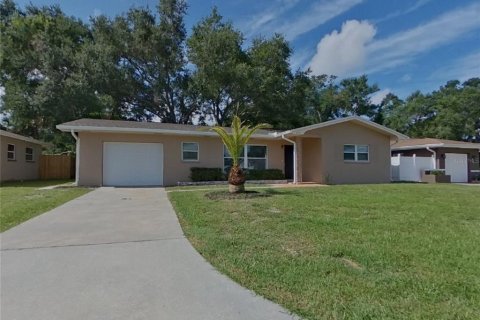 House in Clearwater, Florida 2 bedrooms, 115.01 sq.m. № 1866227 - photo 1