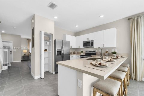 Adosado en venta en Homestead, Florida, 3 dormitorios, 143.53 m2 № 1986443 - foto 24