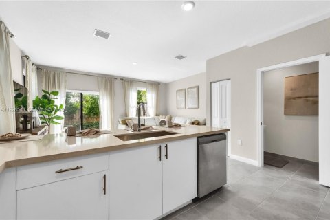 Adosado en venta en Homestead, Florida, 3 dormitorios, 143.53 m2 № 1986443 - foto 9