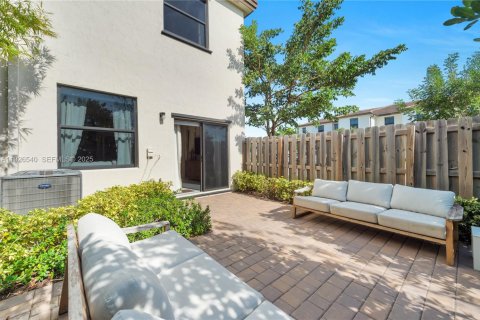 Adosado en venta en Homestead, Florida, 3 dormitorios, 143.53 m2 № 1986443 - foto 6