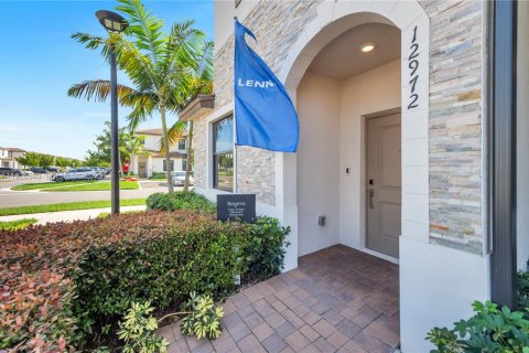 Adosado en venta en Homestead, Florida, 3 dormitorios, 143.53 m2 № 1986443 - foto 4