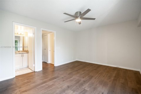 Copropriété à louer à Pembroke Pines, Floride: 1 chambre, 75.34 m2 № 1985747 - photo 12
