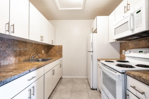 Copropriété à louer à Pembroke Pines, Floride: 1 chambre, 75.34 m2 № 1985747 - photo 9