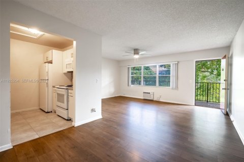 Copropriété à louer à Pembroke Pines, Floride: 1 chambre, 75.34 m2 № 1985747 - photo 6