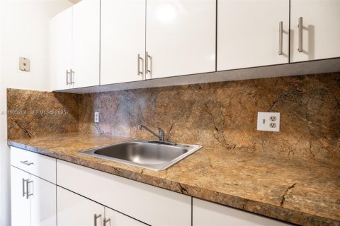 Copropriété à louer à Pembroke Pines, Floride: 1 chambre, 75.34 m2 № 1985747 - photo 10