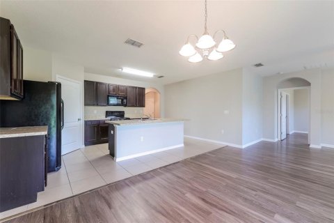 Villa ou maison à louer à Davenport, Floride: 4 chambres, 171.96 m2 № 2167039 - photo 3