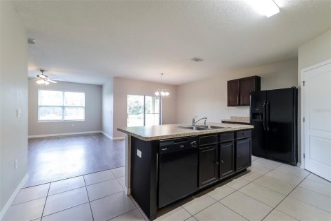 Villa ou maison à louer à Davenport, Floride: 4 chambres, 171.96 m2 № 2167039 - photo 5