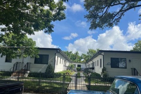 Appartement à louer à Miami, Floride: 1 chambre, 589.46 m2 № 1888107 - photo 1