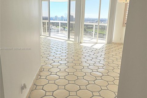 Condo in Aventura, Florida, 2 bedrooms in LANDMARK  № 2024029 - photo 14