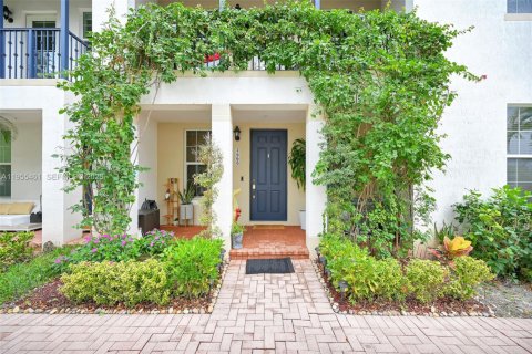 Adosado en Miramar, Florida 2 dormitorios, 163.51 m2 № 2009892