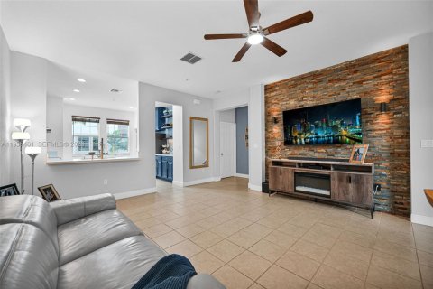 Adosado en venta en Miramar, Florida, 2 dormitorios, 163.51 m2 № 2009892 - foto 6