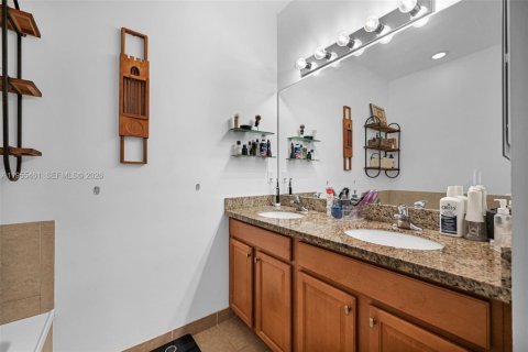 Adosado en venta en Miramar, Florida, 2 dormitorios, 163.51 m2 № 2009892 - foto 18