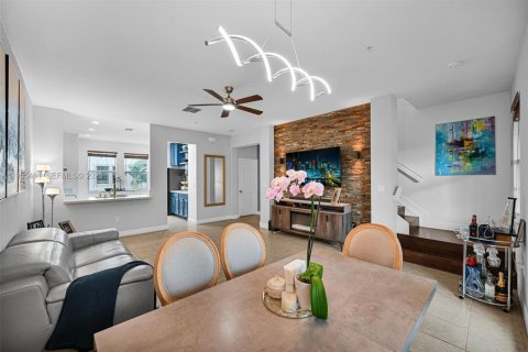 Adosado en venta en Miramar, Florida, 2 dormitorios, 163.51 m2 № 2009892 - foto 4