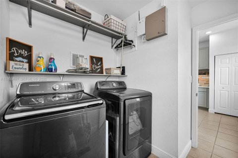 Adosado en venta en Miramar, Florida, 2 dormitorios, 163.51 m2 № 2009892 - foto 27