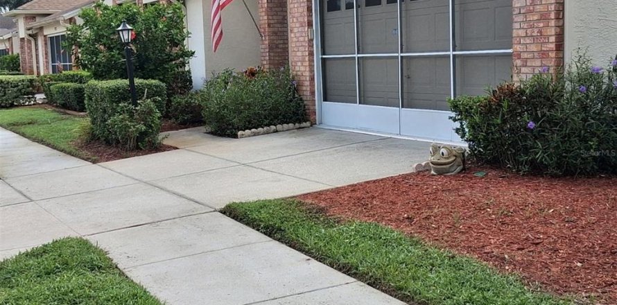 Condominio en New Port Richey, Florida, 2 dormitorios  № 2345166
