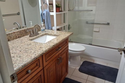 Condominio en alquiler en New Port Richey, Florida, 2 dormitorios, 160.54 m2 № 2345166 - foto 18