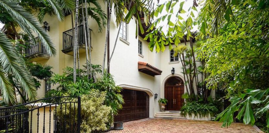 Touwnhouse à Palm Beach, Floride 4 chambres, 427.63 m2 № 2407952