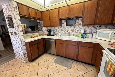 Condominio en alquiler en Sarasota, Florida, 1 dormitorio, 77.02 m2 № 1191156 - foto 3