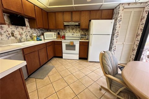 Condominio en alquiler en Sarasota, Florida, 1 dormitorio, 77.02 m2 № 1191156 - foto 4