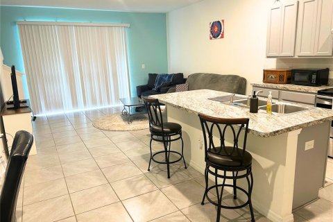 Townhouse in Davenport, Florida 3 bedrooms, 155.33 sq.m. № 2384429 - photo 2