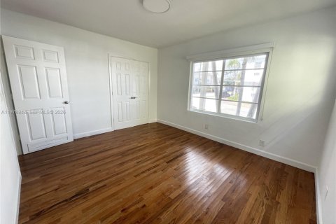 Condo in Miami Beach, Florida, 2 bedrooms  № 2046129 - photo 21