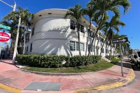 Condo in Miami Beach, Florida, 2 bedrooms  № 2046129