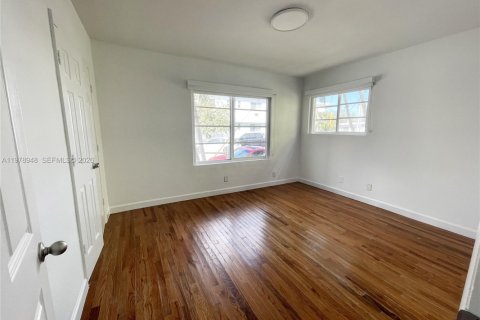 Condo in Miami Beach, Florida, 2 bedrooms  № 2046129 - photo 19