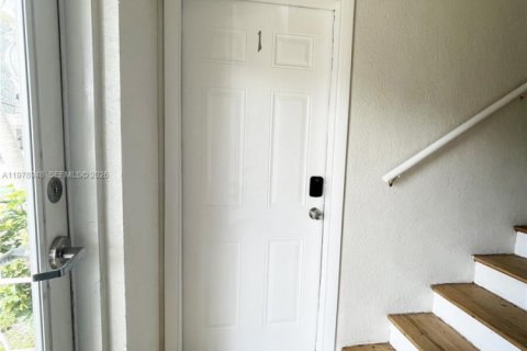 Condo in Miami Beach, Florida, 2 bedrooms  № 2046129 - photo 4