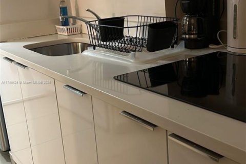 Copropriété à vendre à Sunny Isles Beach, Floride: 33.44 m2 № 2038176 - photo 6