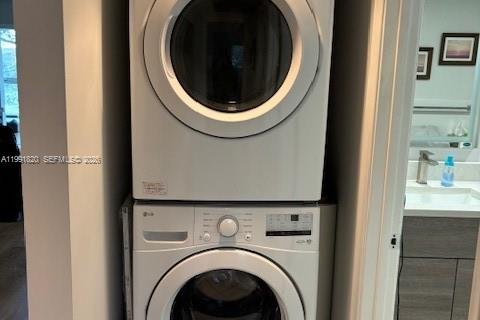 Condominio en venta en Pembroke Pines, Florida, 2 dormitorios, 110.74 m2 № 2057029 - foto 20