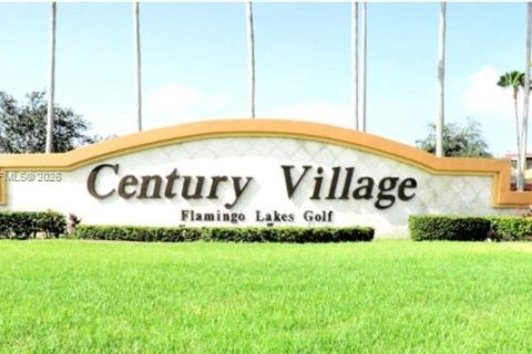 Condominio en Pembroke Pines, Florida, 2 dormitorios  № 2057029