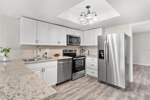 Condo in Wildwood, Florida, 3 bedrooms  № 2117743 - photo 17