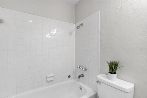 Condo in Wildwood, Florida, 3 bedrooms  № 2117743 - photo 30