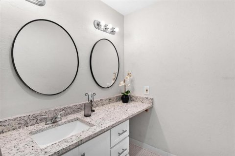 Condo in Wildwood, Florida, 3 bedrooms  № 2117743 - photo 29