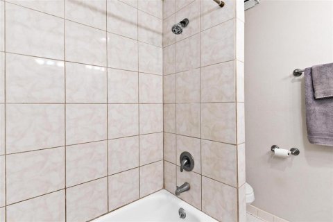 Condo in Wildwood, Florida, 3 bedrooms  № 2117743 - photo 26