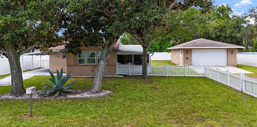 House in Edgewater, Florida 2 bedrooms, 111.48 sq.m. № 1899836
