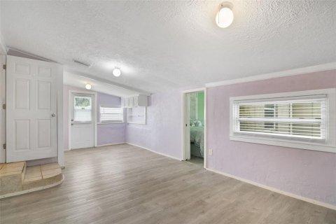 House in Edgewater, Florida 2 bedrooms, 111.48 sq.m. № 1899836 - photo 18
