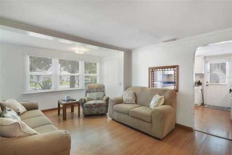 House in Edgewater, Florida 2 bedrooms, 111.48 sq.m. № 1899836 - photo 7