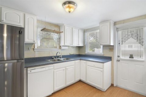 House in Edgewater, Florida 2 bedrooms, 111.48 sq.m. № 1899836 - photo 5