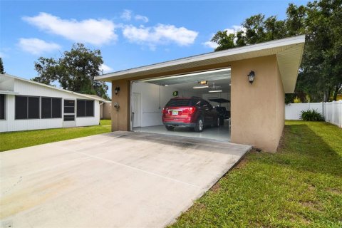 House in Edgewater, Florida 2 bedrooms, 111.48 sq.m. № 1899836 - photo 22