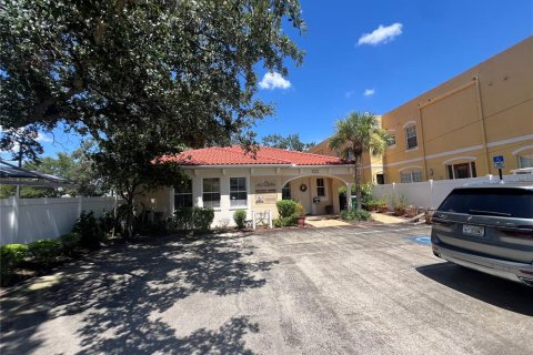 Propiedad comercial en venta en Tampa, Florida, 213.49 m2 № 1851122 - foto 3