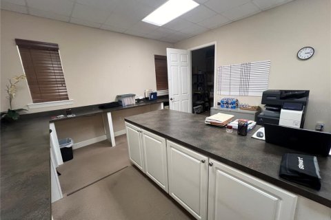 Propiedad comercial en venta en Tampa, Florida, 213.49 m2 № 1851122 - foto 15