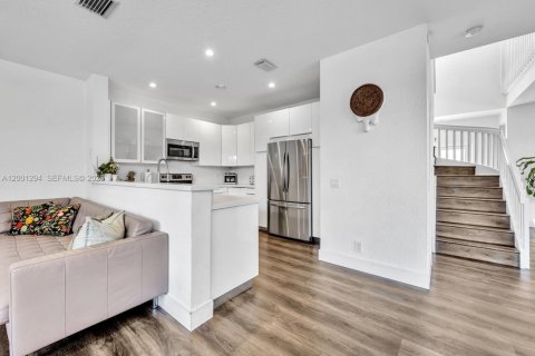 Casa en venta en Weston, Florida, 5 dormitorios, 198.16 m2 № 2073158 - foto 14