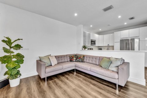 Casa en venta en Weston, Florida, 5 dormitorios, 198.16 m2 № 2073158 - foto 19