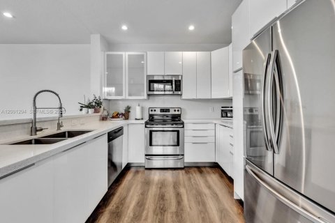 Casa en venta en Weston, Florida, 5 dormitorios, 198.16 m2 № 2073158 - foto 10