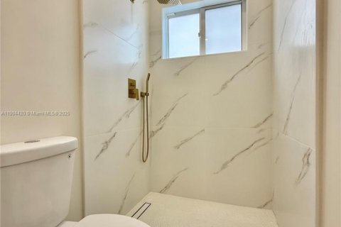 Villa ou maison à vendre à Miami Gardens, Floride: 4 chambres, 111.48 m2 № 1955431 - photo 13