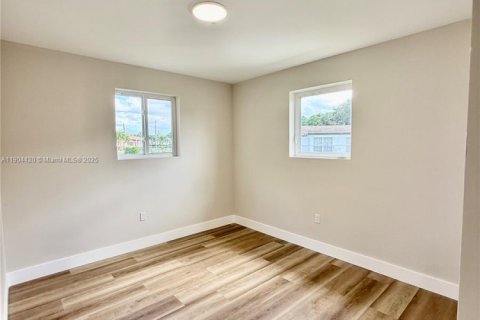 Villa ou maison à vendre à Miami Gardens, Floride: 4 chambres, 111.48 m2 № 1955431 - photo 20