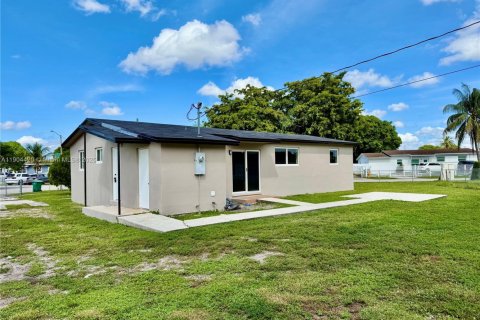 Villa ou maison à vendre à Miami Gardens, Floride: 4 chambres, 111.48 m2 № 1955431 - photo 24