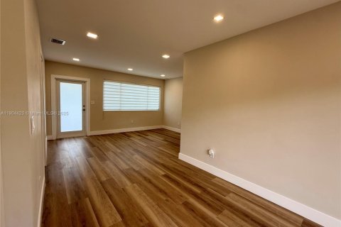 Villa ou maison à vendre à Miami Gardens, Floride: 4 chambres, 111.48 m2 № 1955431 - photo 7