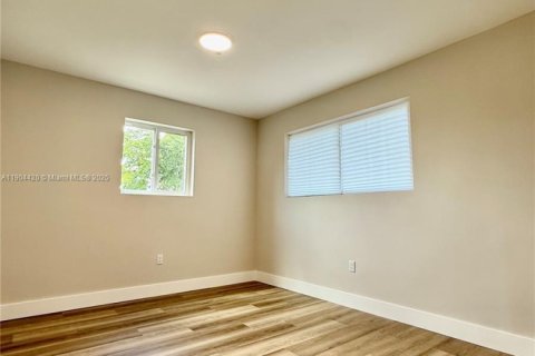 Villa ou maison à vendre à Miami Gardens, Floride: 4 chambres, 111.48 m2 № 1955431 - photo 8